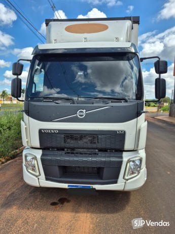 caminhao-volvo-vm-310-bitruck-big-2