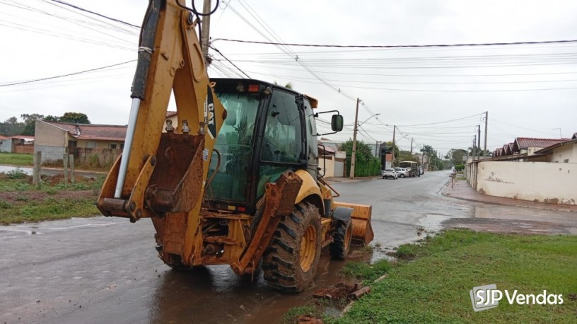 retroescavadeira-caterpillar-416e-ano-2013-big-3