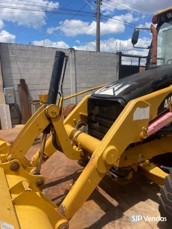 retroescavadeira-caterpillar-big-5