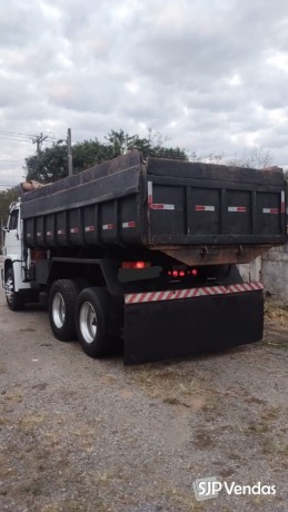 volkswagen-13180-6x2-basculante-big-2