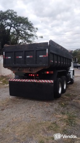 volkswagen-13180-6x2-basculante-big-3