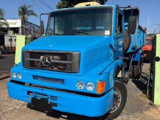 Caminhão MERCEDES 1620 ano 2005 trucado na caçamba basculante