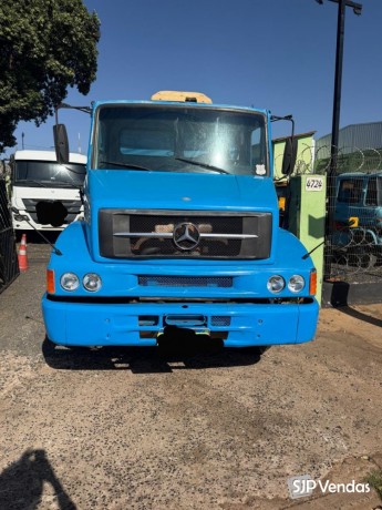 caminhao-mercedes-1620-ano-2005-trucado-na-cacamba-basculante-big-2