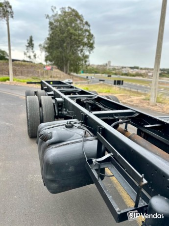 caminhao-mercedes-1620-ano-2005-no-chassis-em-bebedouro-sp-big-11