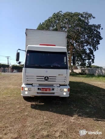 caminhao-mercedes-benz-1720-2003-trucado-bau-105m-com-ar-sao-joe-do-rio-preto-big-1